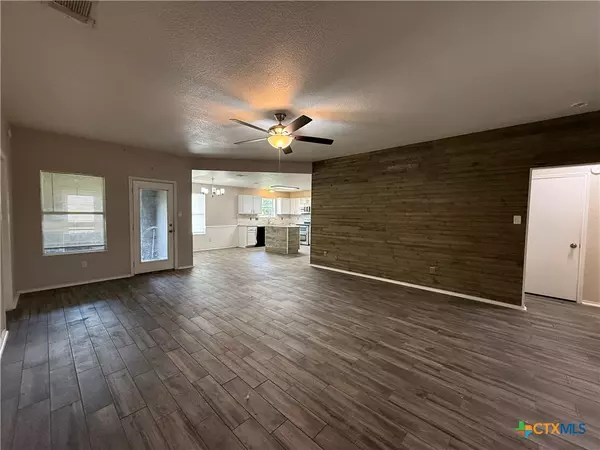 Belton, TX 76513,1005 E Avenue S