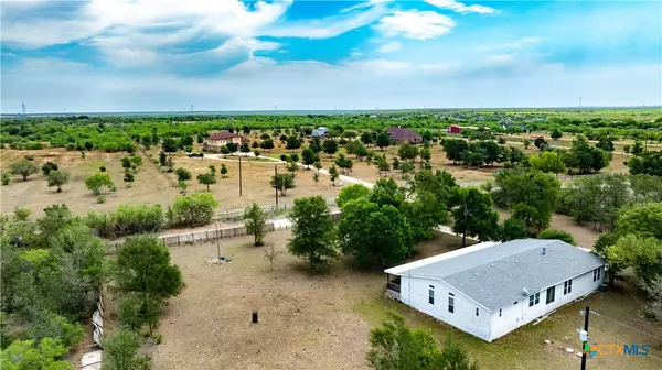 1400 Seminole TRL, Dale, TX 78616