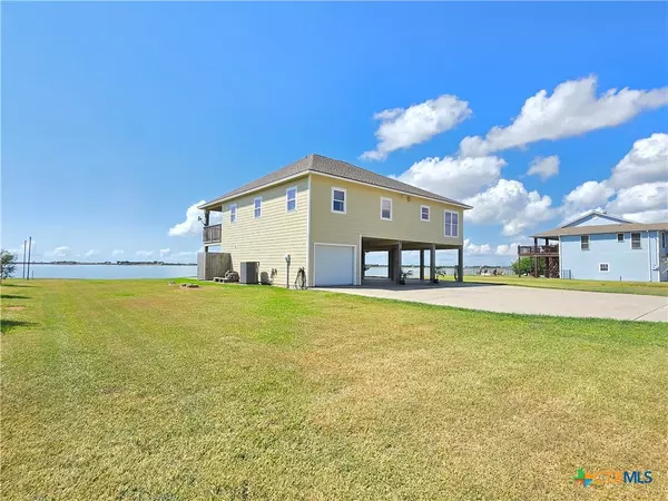 Palacios, TX 77465,1588 W Bayshore DR