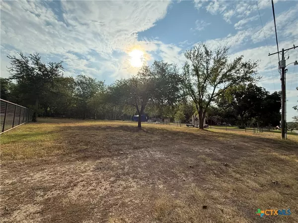 Seguin, TX 78155,113 Lakeside DR