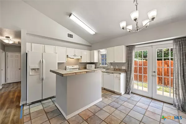 Mcqueeney, TX 78123,128 Riverview RD