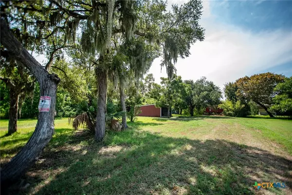 Tivoli, TX 77990,715 Haeber LN