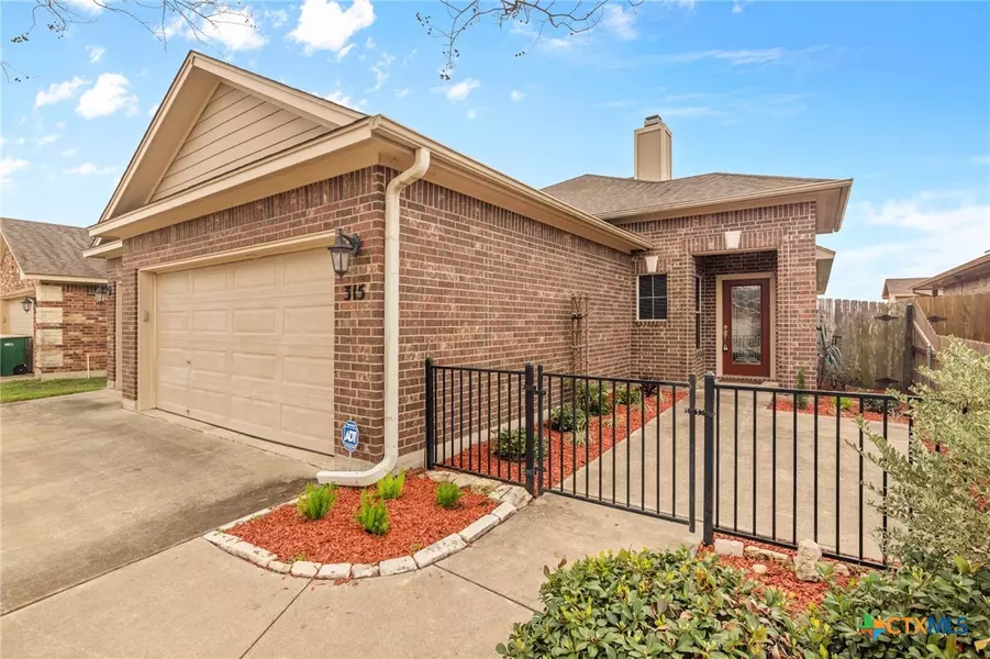 315 Silverado TRL, Victoria, TX 77901