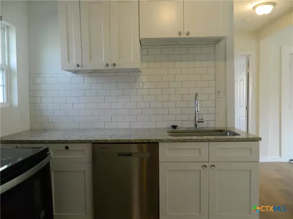 Seguin, TX 78155,426 Aguila ST