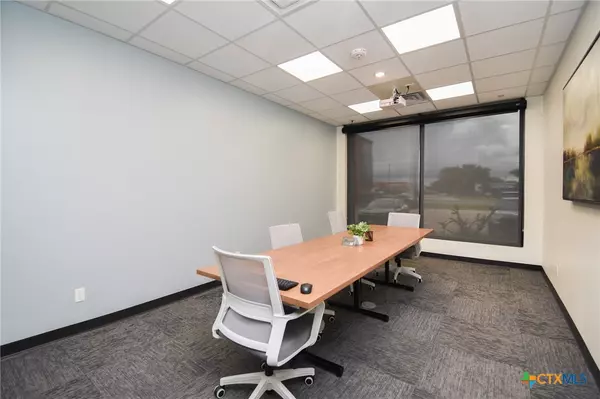 Victoria, TX 77904,4800 N Navarro #100