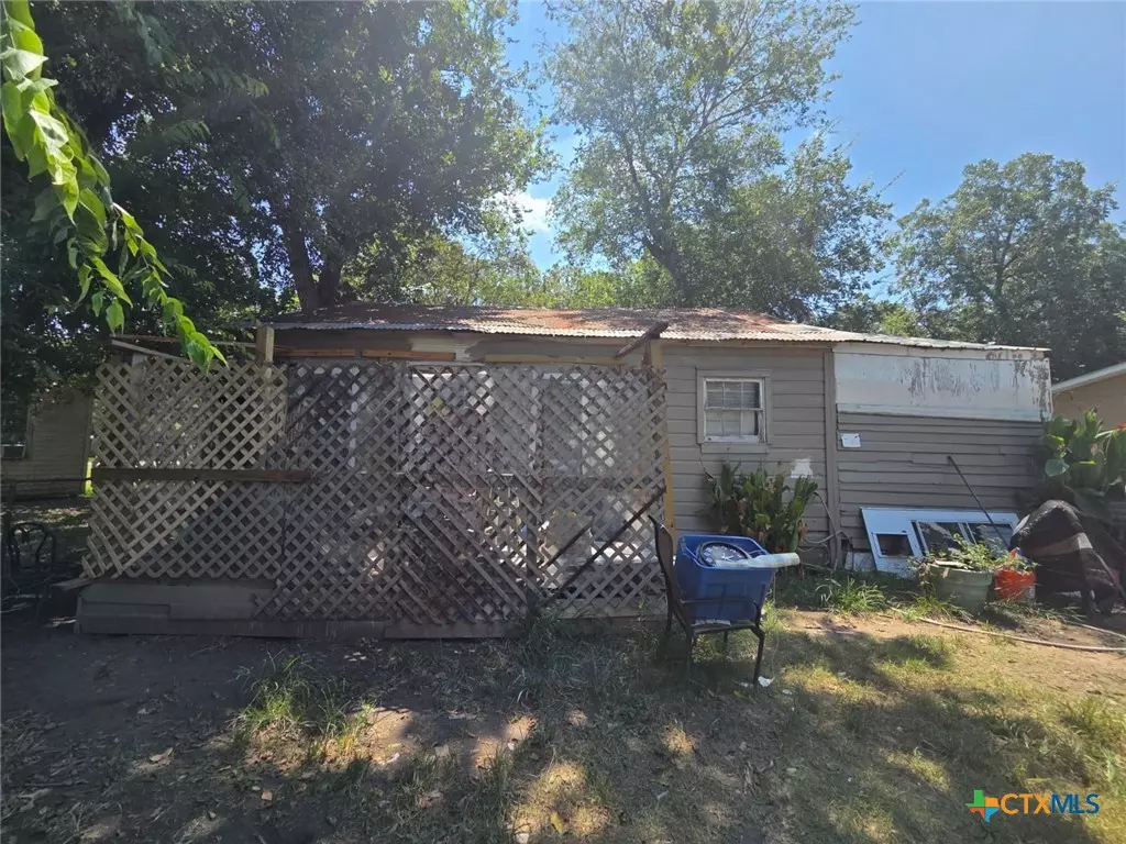 Edna, TX 77957,209 E Church ST