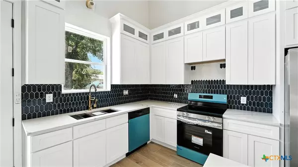 265 School AVE, New Braunfels, TX 78130