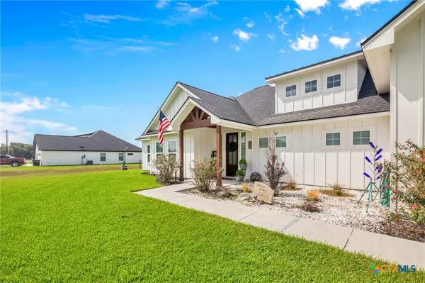 Inez, TX 77968,53 Meadow Creek DR