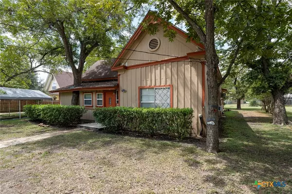 Lockhart, TX 78644,719 S Guadalupe ST