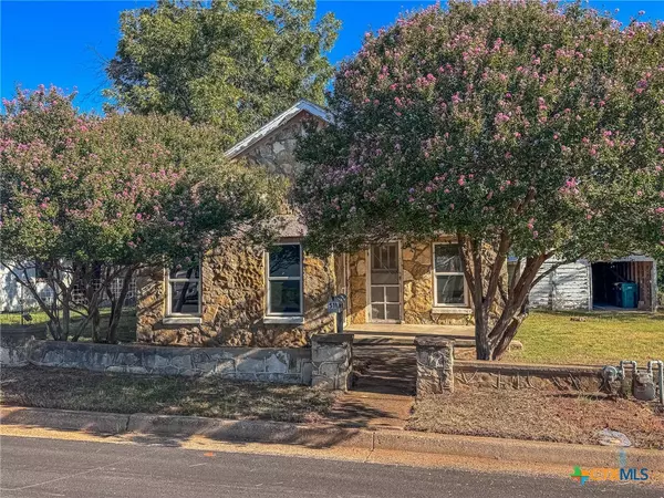 Gatesville, TX 76528,511 Saunders ST