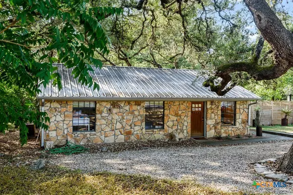 Wimberley, TX 78676,202 Leveritts LOOP