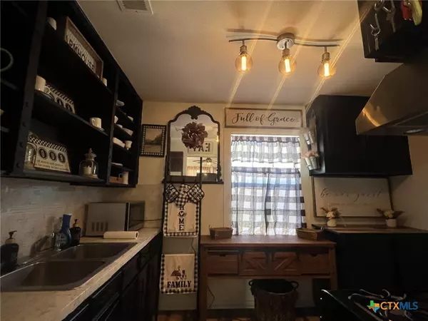 Port Lavaca, TX 77979,101 Lubbock ST