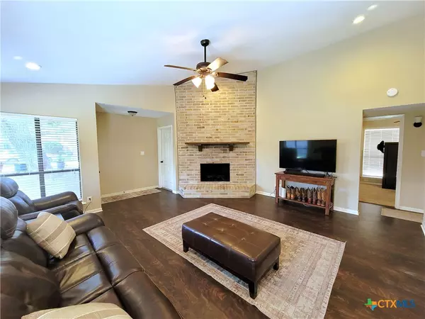 Victoria, TX 77901,514 Camelot DR