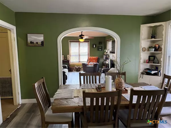 Victoria, TX 77901,1002 E Sabine ST