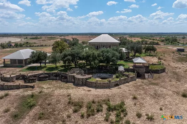 6887 Von Ormy RD, Von Ormy, TX 78073