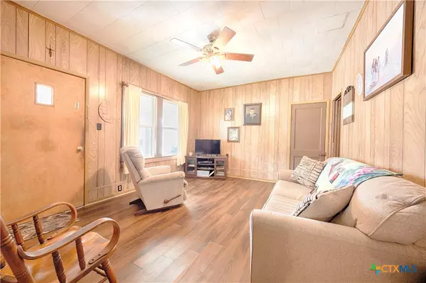 Moulton, TX 77975,401 W Live Oak and 504 S Pecan ST