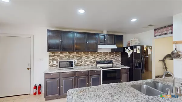 Victoria, TX 77904,101 Canterbury LN