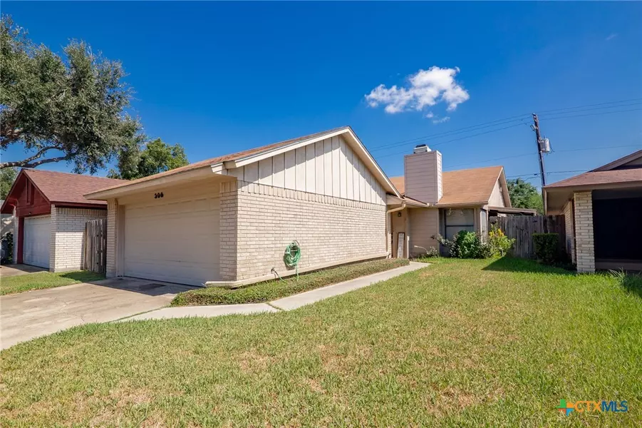 306 Waterford DR, Victoria, TX 77901