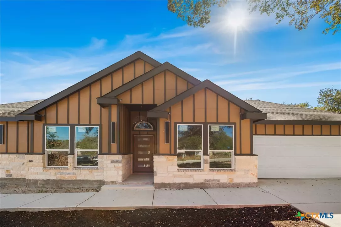 Elmendorf, TX 78112,23102 SHADY FOREST DR