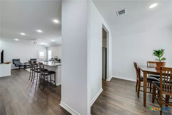 New Braunfels, TX 78130,384 Walnut CRK