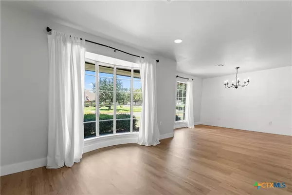 Woodway, TX 76712,1109 Knotty Oaks DR