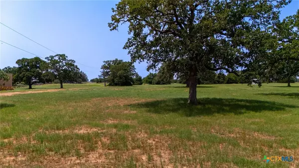000 Cattlemens ROW, Lockhart, TX 78644