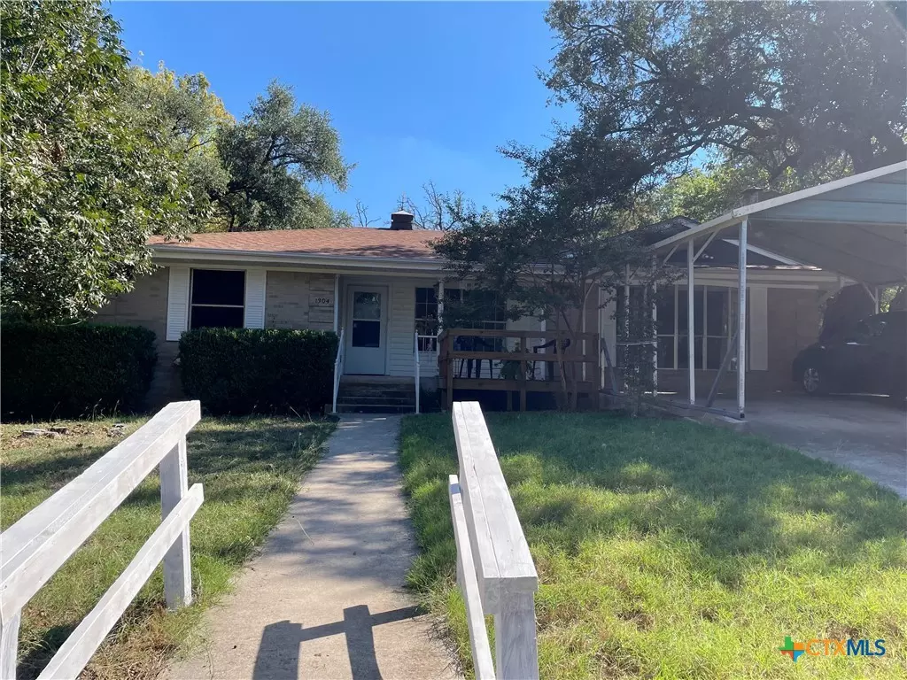 Lampasas, TX 76550,1304 W Avenue B