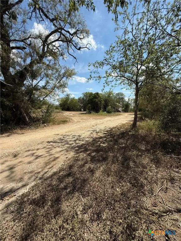 7555 Gin RD, Marion, TX 78124