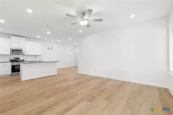 San Marcos, TX 78666,645 Salamander ST