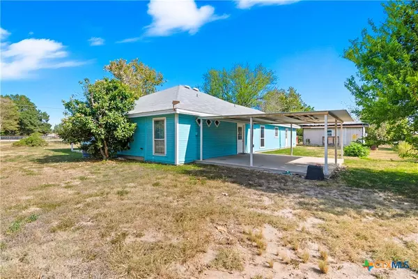 Mcqueeney, TX 78123,715 Happy Haven RD