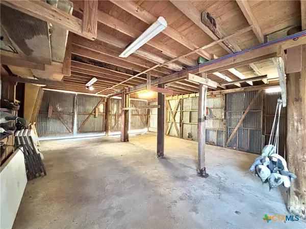 Port O'connor, TX 77982,307 N 12th