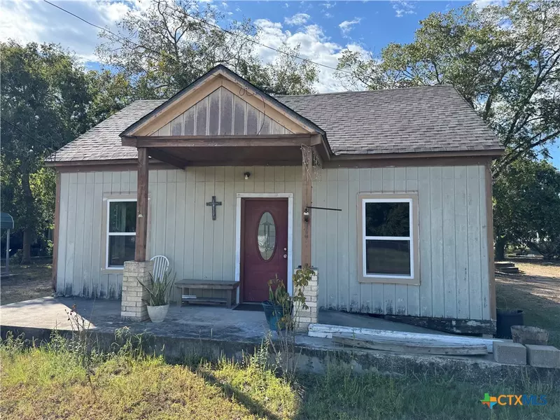 414 S Esplanade ST, Cuero, TX 77954