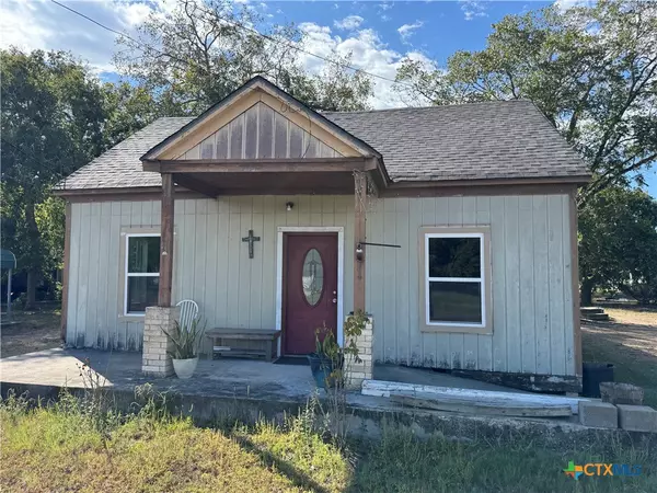 414 S Esplanade ST, Cuero, TX 77954