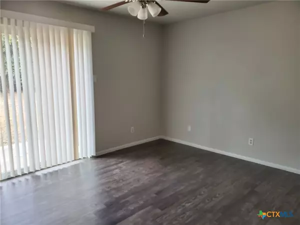 Seguin, TX 78155,300 Milam ST #2