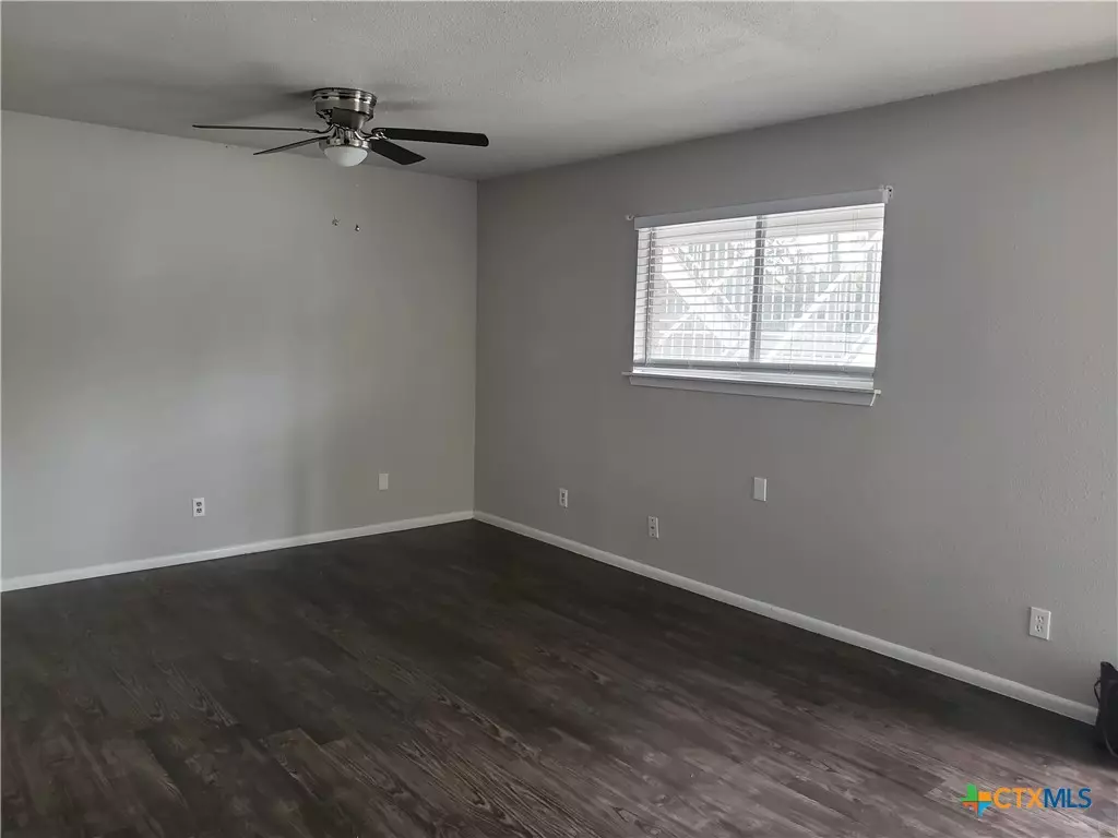 Seguin, TX 78155,300 Milam ST #2