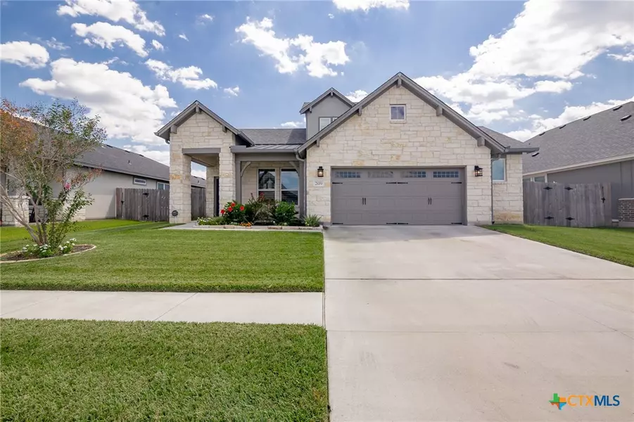 209 Flint Rock CT, Victoria, TX 77904