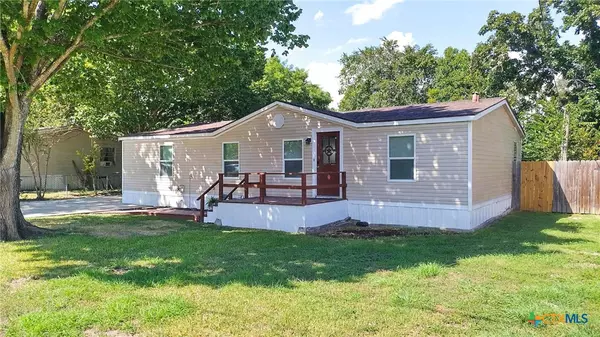 2104 E Stayton AVE, Victoria, TX 77901