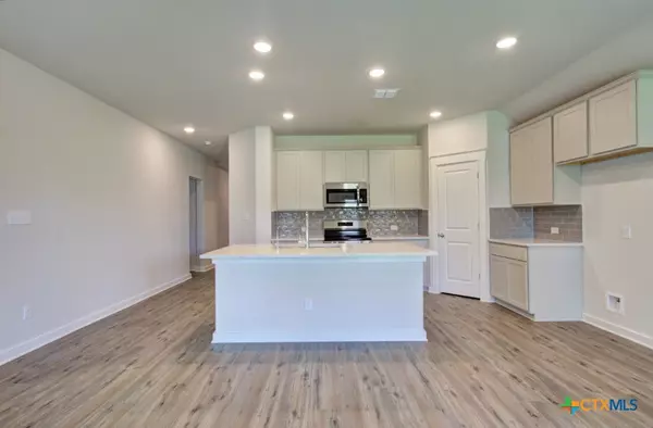 Converse, TX 78109,2422 White Daisy Hill