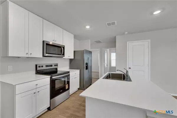 Luling, TX 78648,400 WILD GOOSE DR