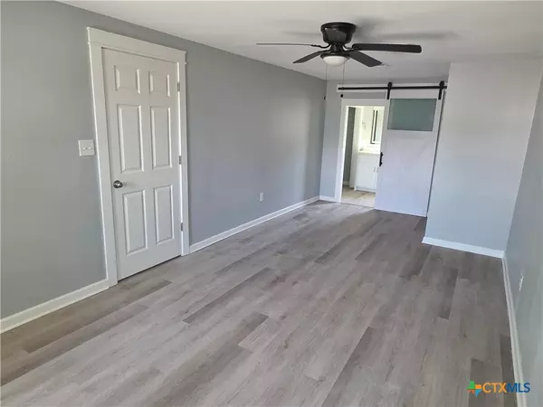 Seadrift, TX 77983,809 W Saint Louis AVE