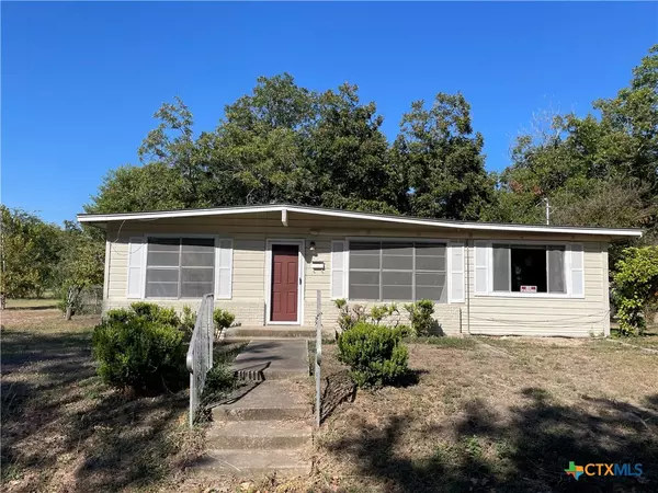 702 Short AVE, Seguin, TX 78155