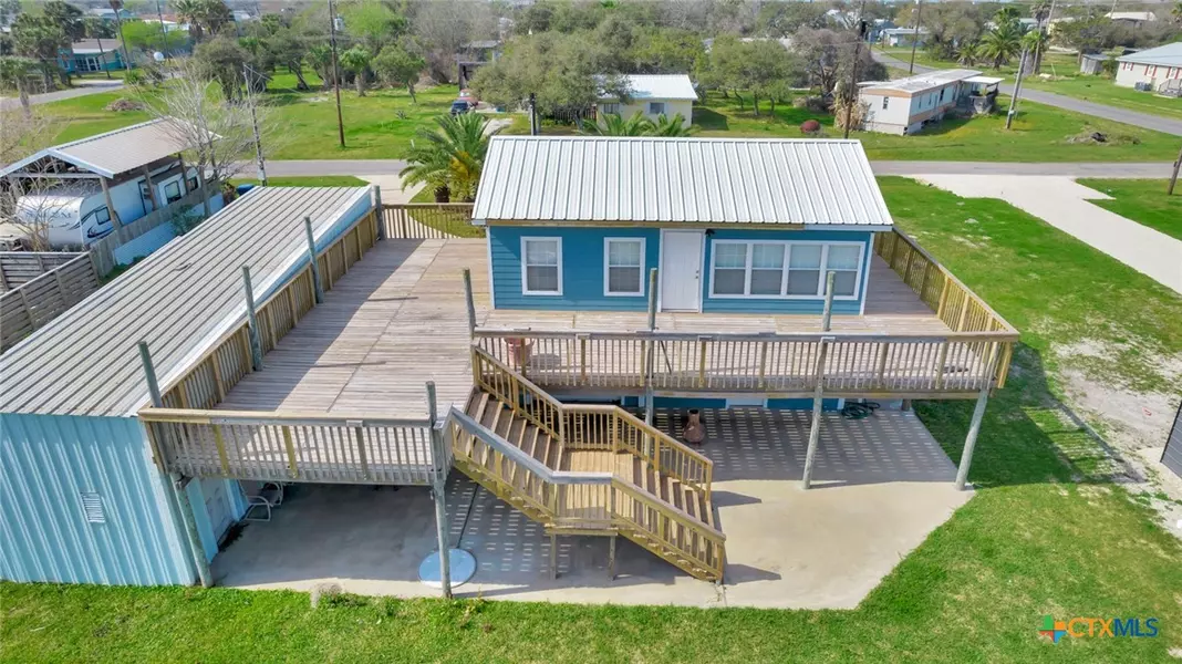 705 W Jefferson AVE, Port O'connor, TX 77982