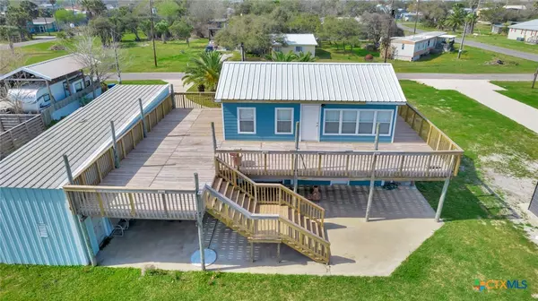 705 W Jefferson AVE, Port O'connor, TX 77982