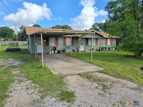 Edna, TX 77957,610 E Division ST
