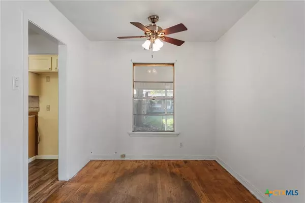 Cameron, TX 76520,803 E 15th ST