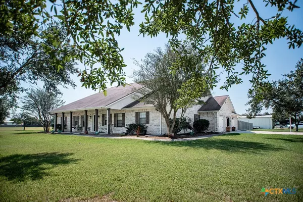 27 Wedgewood DR, Port Lavaca, TX 77979