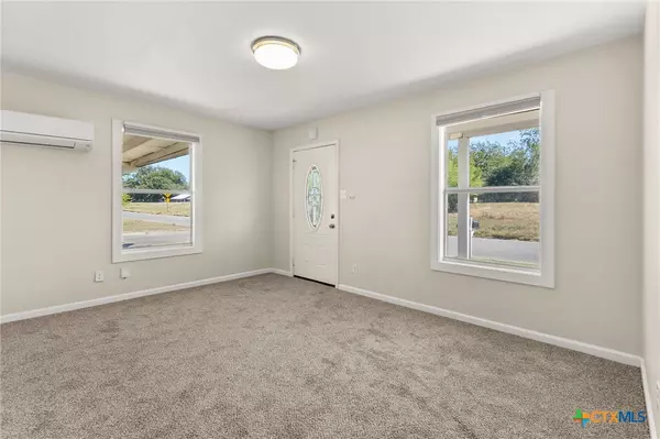 New Braunfels, TX 78130,214 Dallas ST