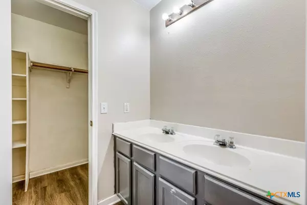 Hutto, TX 78634,124 Meadowside DR