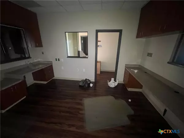 Arlington, TX 76001,1800 W Pioneer Pkwy