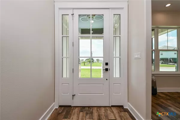 Palacios, TX 77465,595 Buckskin DR